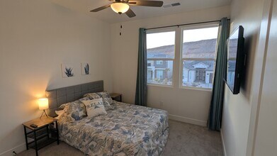 693 S Taylor Creek Dr, Unit Bedroom 3 Back in Washington, UT - Building Photo - Building Photo