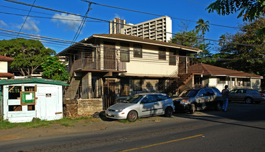 1564 Kalakaua Ave in Honolulu, HI - Building Photo - Building Photo