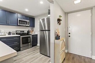2309 S Cypress Bend Dr in Pompano Beach, FL - Building Photo - Building Photo