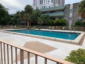 8335 SW 72nd Ave-Unit -207-D in Miami, FL - Building Photo - Building Photo