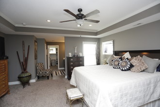 Jamestown Villas in Kansas City, MO - Building Photo - Interior Photo