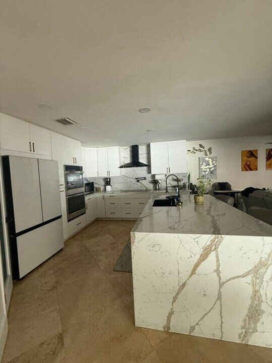 6000 Adriatic Way in Greenacres, FL - Building Photo