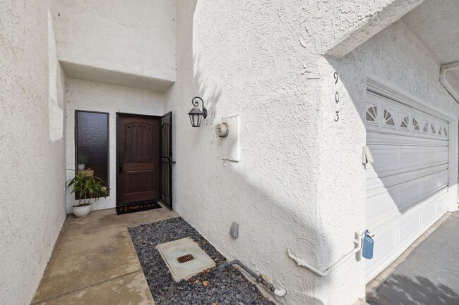 903 Vallecito Dr in Ventura, CA - Building Photo - Building Photo