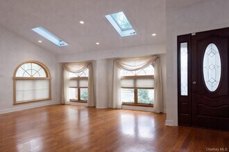 45-44 Browvale Ln in Queens, NY - Building Photo - Building Photo