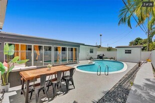 1420 NE 201st Terrace in Miami, FL - Building Photo