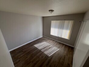 1971 Evergreen St, Unit 1971 in La Verne, CA - Foto de edificio - Building Photo