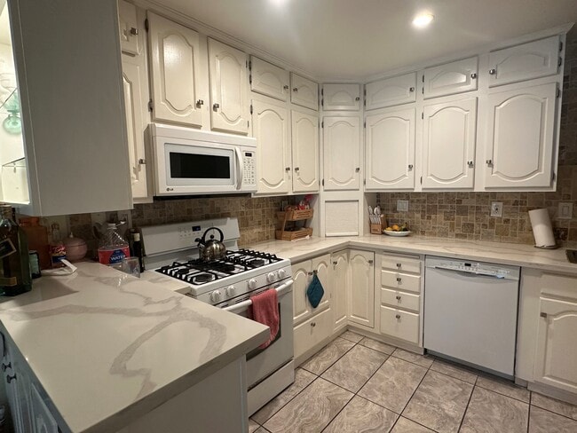 property at 5901 Canterbury Dr