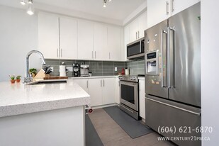 11967-11980 80 Ave in Delta, BC - Building Photo