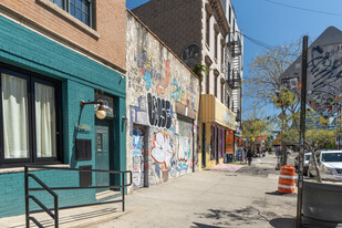 371 Metropolitan Ave in Brooklyn, NY - Foto de edificio - Building Photo