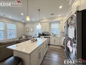 134 Franklin St, Unit 2 in Boston, MA - Foto de edificio - Building Photo