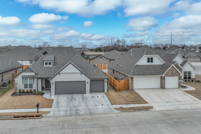 Villas at Bricktown in Broken Arrow, OK - Building Photo - Building Photo