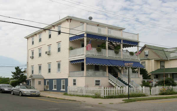 18 Abbott Ave in Ocean Grove, NJ - Building Photo - Building Photo