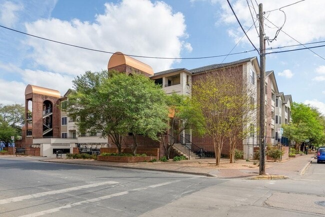 property at 501 W 26th St