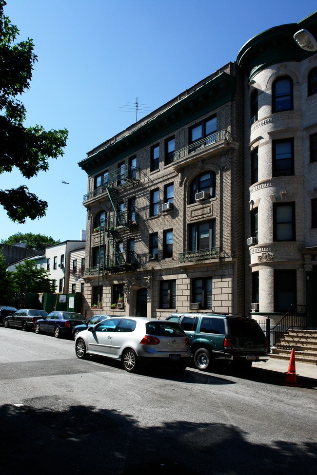 310 E 12th St in Brooklyn, NY - Building Photo - Building Photo