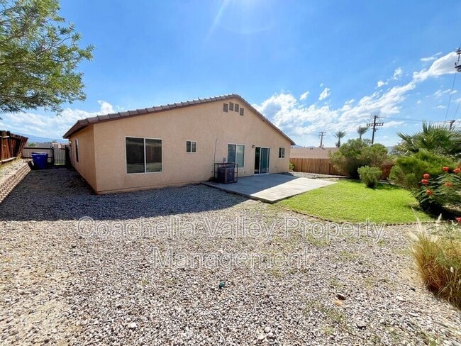 66028 Mission Lakes Blvd in Desert Hot Springs, CA - Building Photo - Building Photo