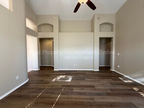 2006 N 106th Ave in Avondale, AZ - Building Photo - Building Photo