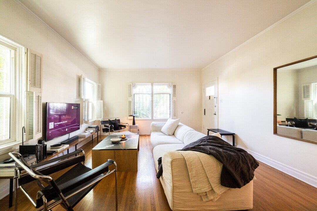 1732 Mariposa Ave in Los Angeles, CA - Building Photo
