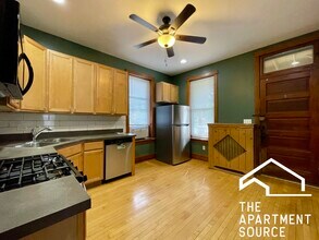 2120 N Sawyer Ave in Chicago, IL - Building Photo - Building Photo