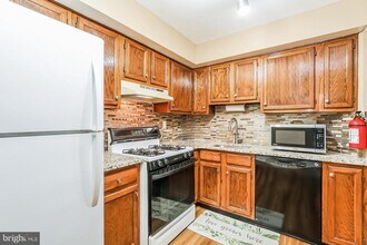 306 Trinity Ct in Princeton, NJ - Building Photo - Building Photo