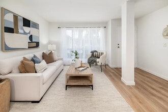 1826 S Rimpau Blvd in Los Angeles, CA - Building Photo - Building Photo