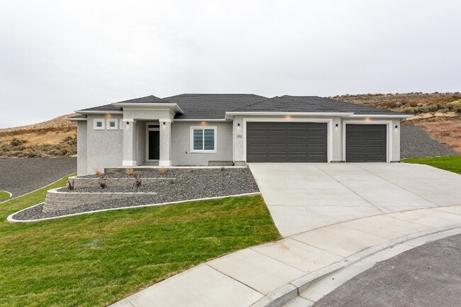 property at 1102 Chinook Dr