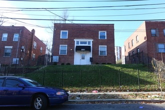 3051 30th St SE in Washington, DC - Building Photo - Building Photo
