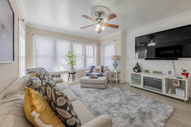 6429 S Richmond St in Chicago, IL - Building Photo - Building Photo