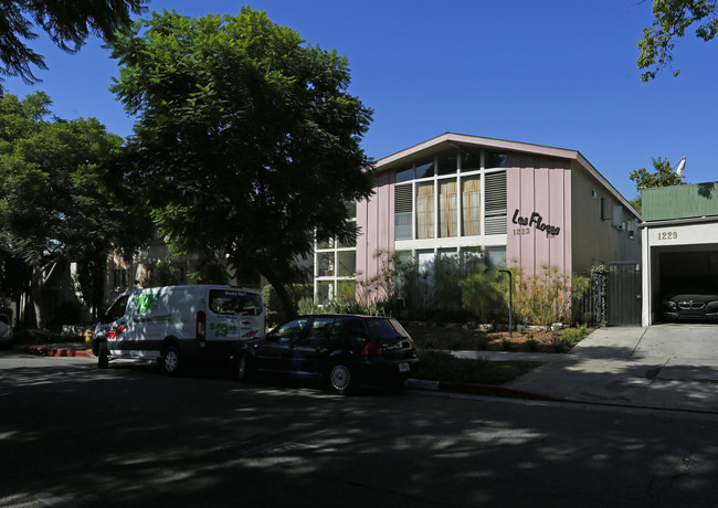 1223 N Flores St in West Hollywood, CA - Building Photo - Building Photo