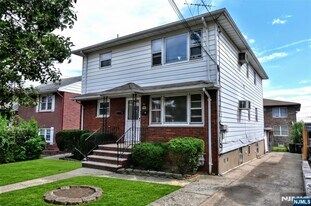 348 Westminster Pl in Lodi, NJ - Building Photo