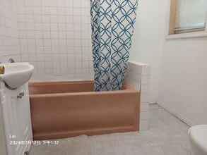 5468 S Ridgewood Ct, Unit 1 in Chicago, IL - Foto de edificio - Building Photo