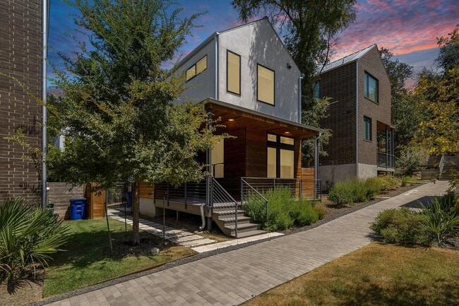 property at 900 S 2nd St