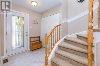 382 Place Pauline Charron in Ottawa, ON - Building Photo - Building Photo