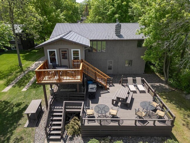 property at 850 W Main St