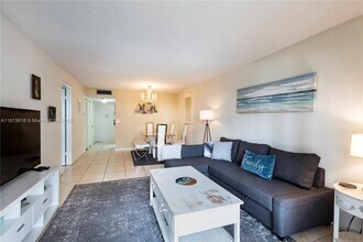 855 Euclid Ave in Miami Beach, FL - Building Photo - Building Photo