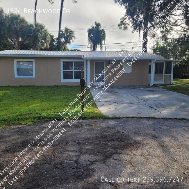 property at 1824 Beachwood Dr