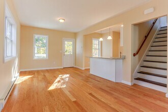 51 Warner St in Groton, CT - Building Photo - Building Photo