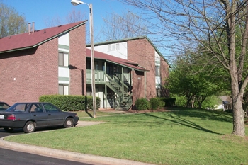 Colony Manor Apartments in Winston-Salem, NC - Foto de edificio