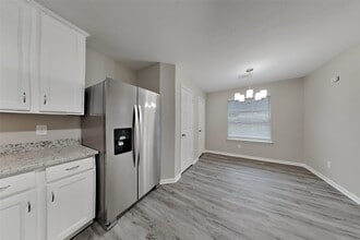 3701 Oak Crossing Dr in Pearland, TX - Building Photo - Building Photo