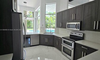1506 Lantana Ct in Weston, FL - Building Photo