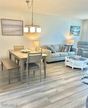 200 Forest Lakes Blvd in Naples, FL - Building Photo - Building Photo