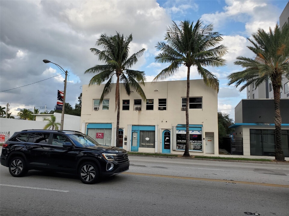 50 N Federal Hwy in Dania Beach, FL - Building Photo