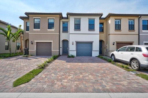 8632 Escue St in Wellington, FL - Building Photo