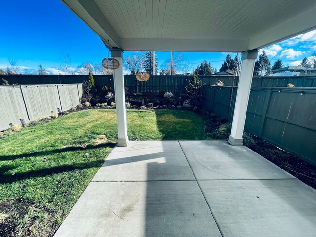 61584 SE Depot Loop in Bend, OR - Building Photo - Building Photo