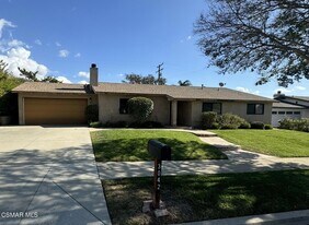 3042 Waco Ave in Simi Valley, CA - Building Photo