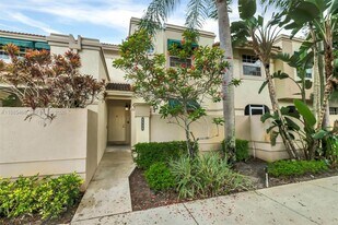 6538 Via Regina in Boca Raton, FL - Building Photo