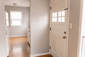 12302 Milligan Ave in Cleveland, OH - Foto de edificio - Building Photo