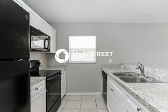 2517 3rd Ave E in Palmetto, FL - Foto de edificio - Building Photo