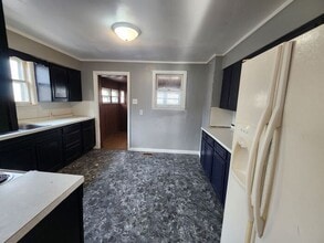 1420 Sycamore St in Terre Haute, IN - Building Photo - Building Photo