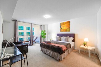 1200 Brickell Bay Dr in Miami, FL - Building Photo - Building Photo