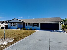 1511 W Del Webb Blvd in Sun City Center, FL - Building Photo